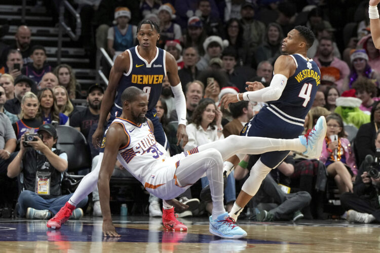 Nuggets_Suns_Basketball_243611